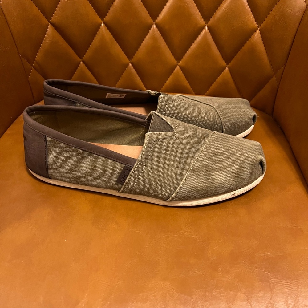 Toms Olive Washed Men Sz 11 Canvas/Trim Classic Slip On Loafers Casual Classic